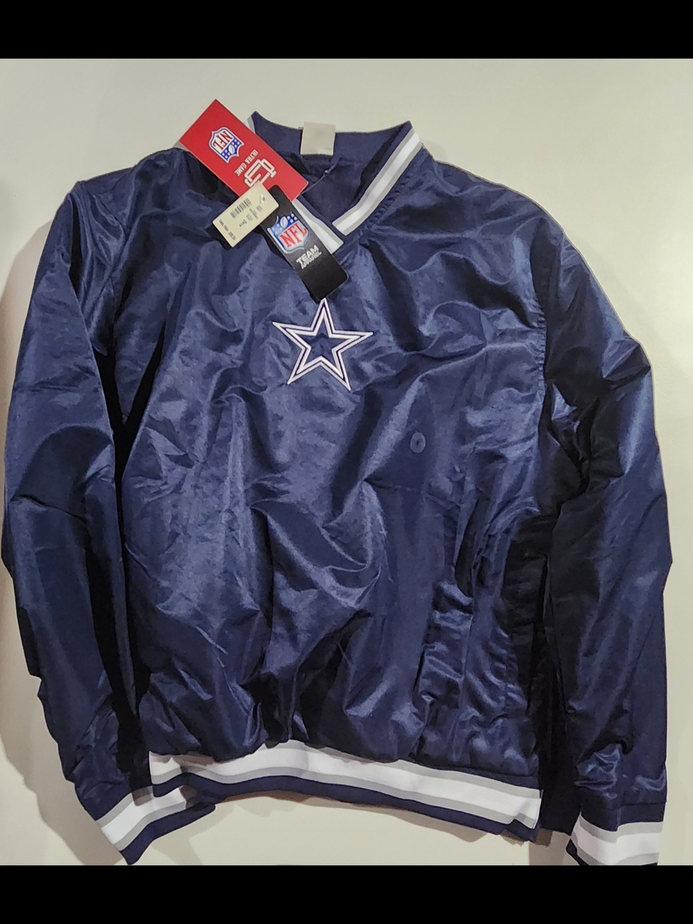Dallas Cowboys Navy Blue Pullover Jacket with Side Zipper And A Star Logo Size S
